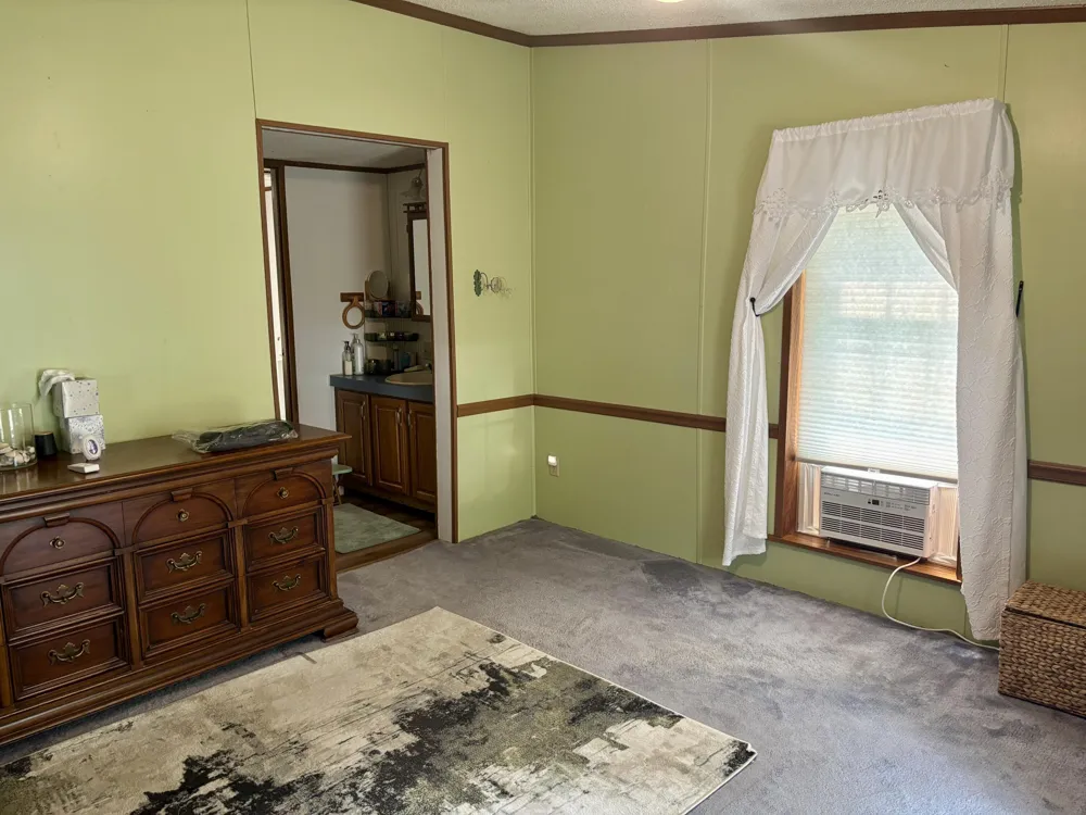 8464 15 Mile Road Paris, MI 49338