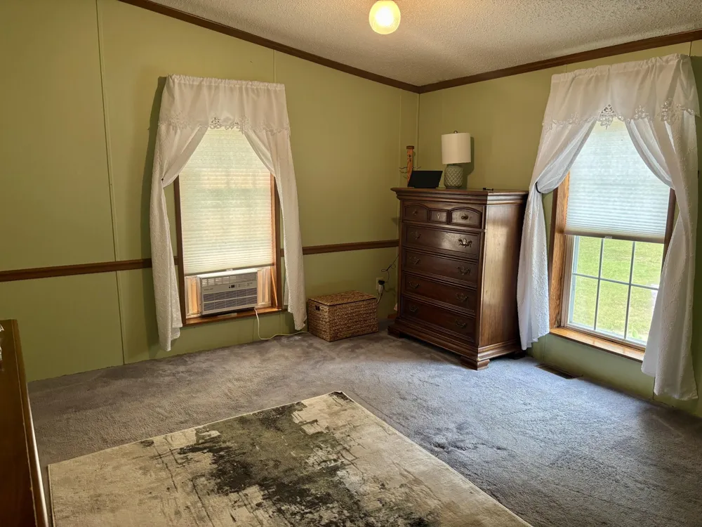 8464 15 Mile Road Paris, MI 49338
