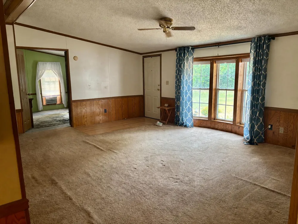 8464 15 Mile Road Paris, MI 49338