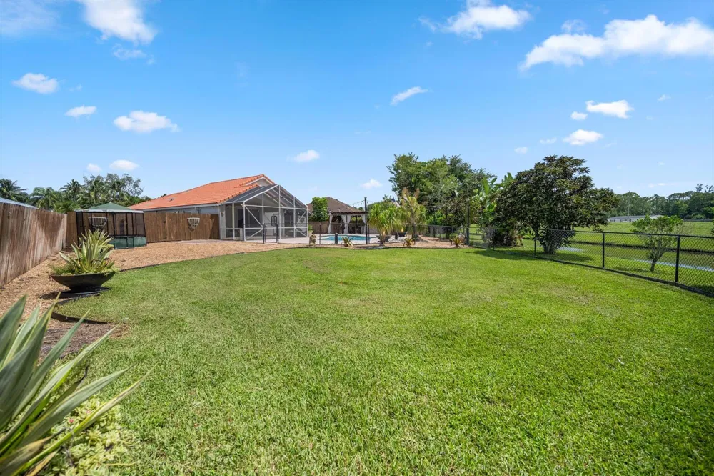 133 Nottingham Road Royal Palm Beach, FL 33411