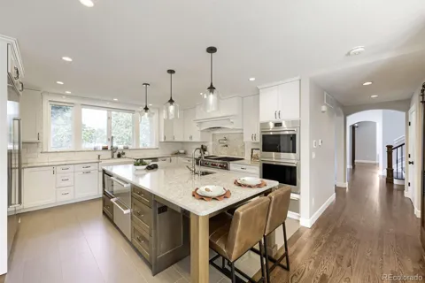 1332 Lark Court