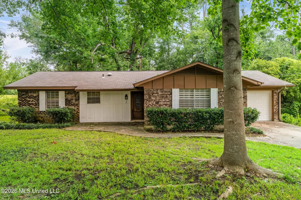 100 Virginia Drive Hattiesburg, MS 39401