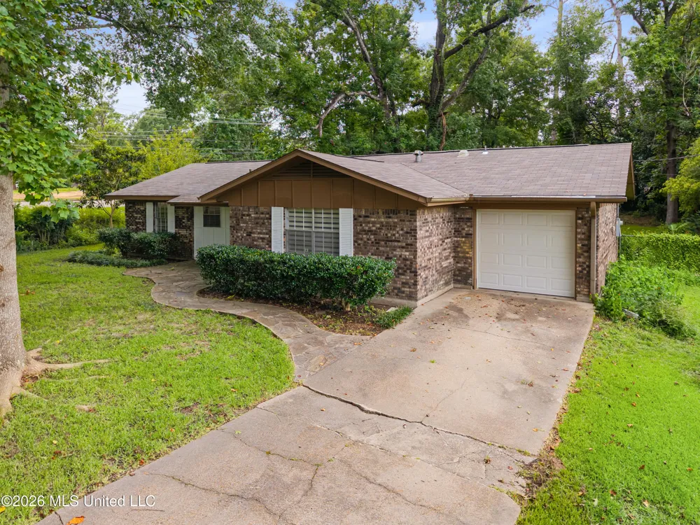 100 Virginia Drive Hattiesburg, MS 39401