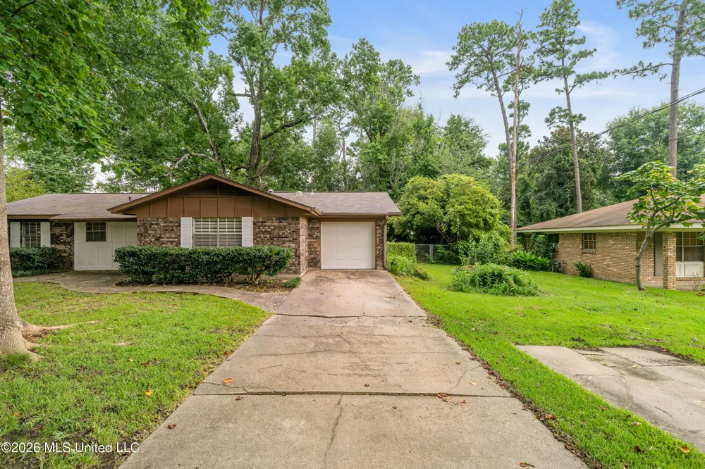 100 Virginia Drive Hattiesburg, MS 39401
