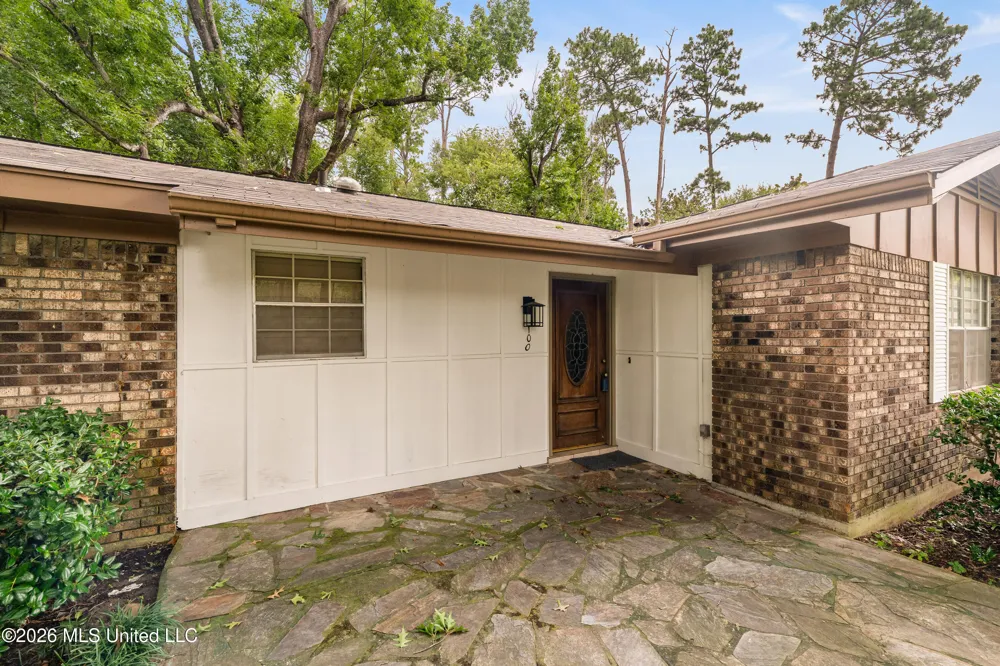 100 Virginia Drive Hattiesburg, MS 39401
