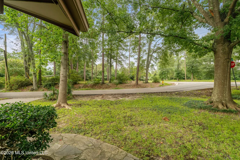 100 Virginia Drive Hattiesburg, MS 39401