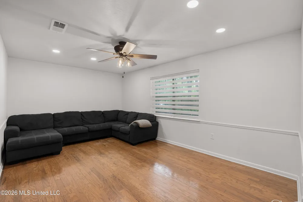 100 Virginia Drive Hattiesburg, MS 39401