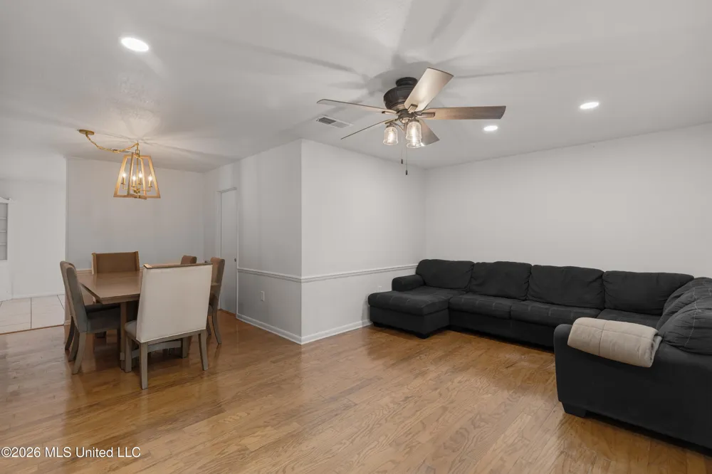 100 Virginia Drive Hattiesburg, MS 39401