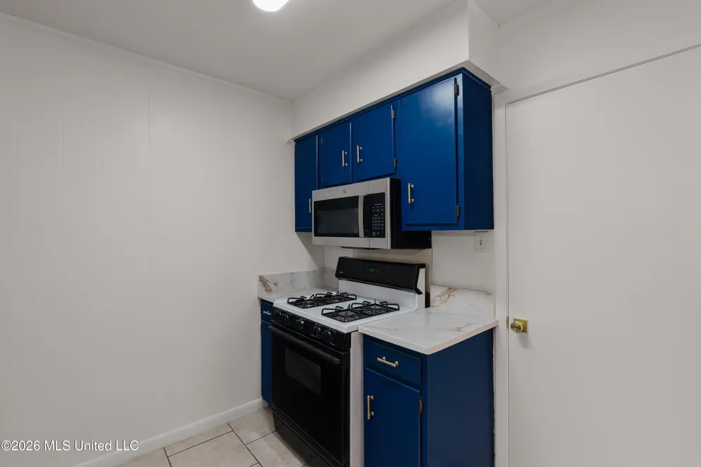 100 Virginia Drive Hattiesburg, MS 39401