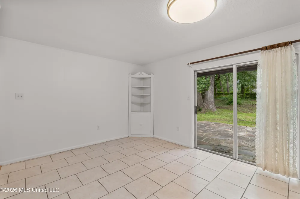 100 Virginia Drive Hattiesburg, MS 39401