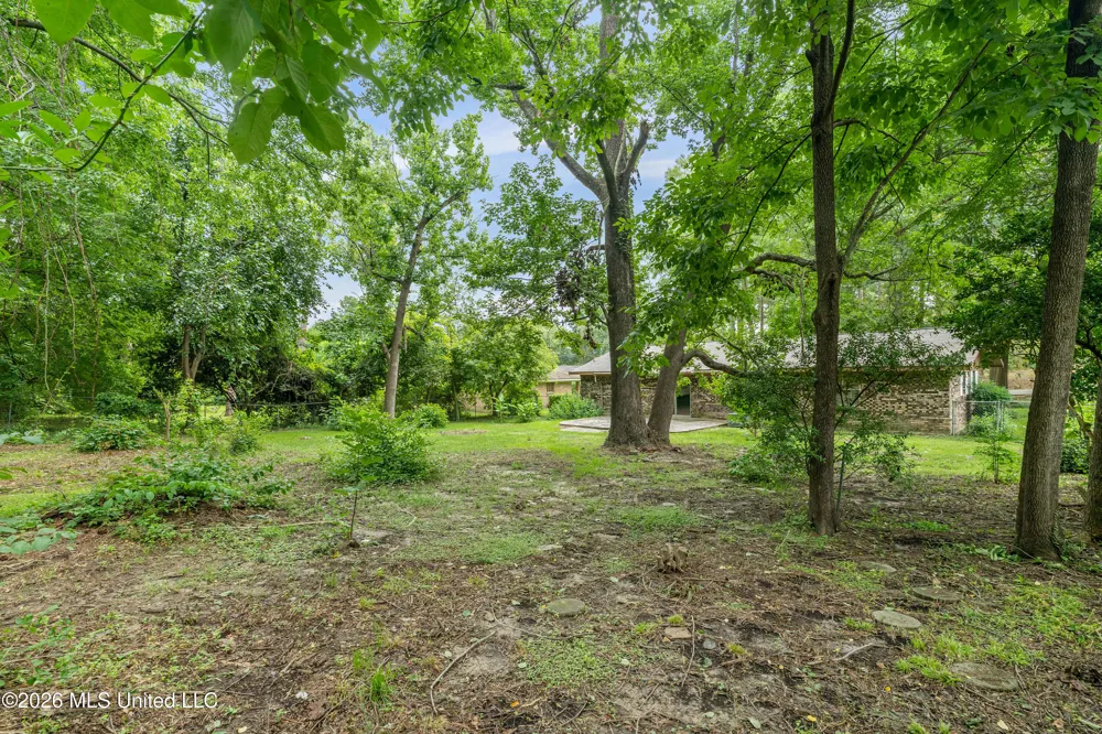 100 Virginia Drive Hattiesburg, MS 39401