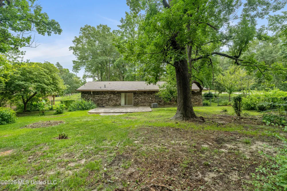 100 Virginia Drive Hattiesburg, MS 39401