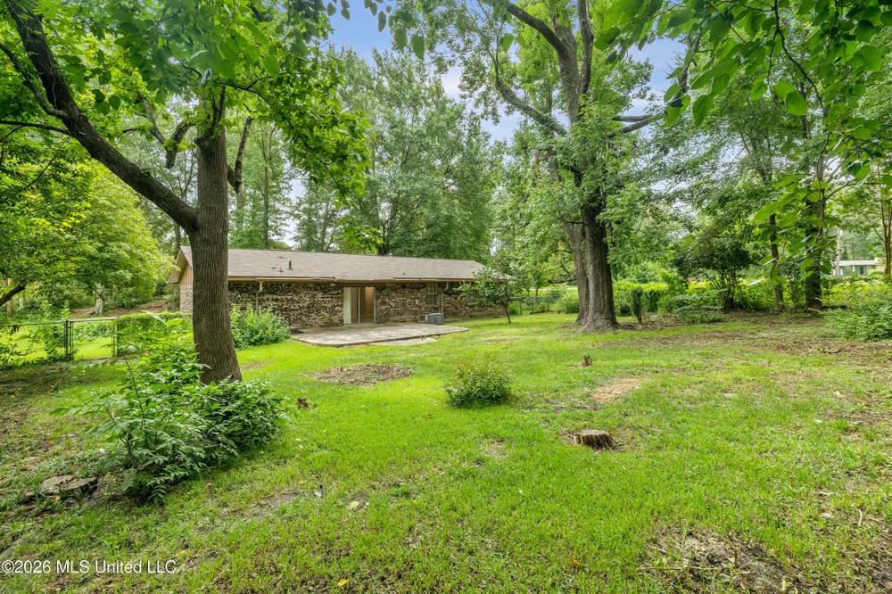 100 Virginia Drive Hattiesburg, MS 39401