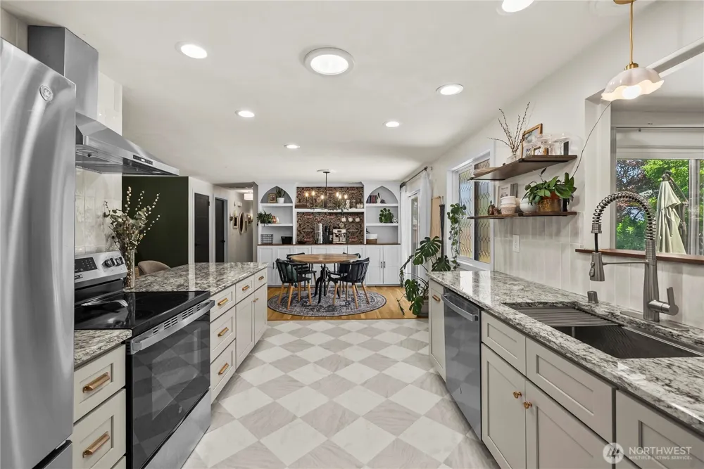 3517 Oas Drive W University Place, WA 98466