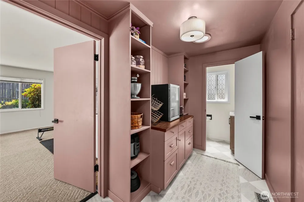 3517 Oas Drive W University Place, WA 98466