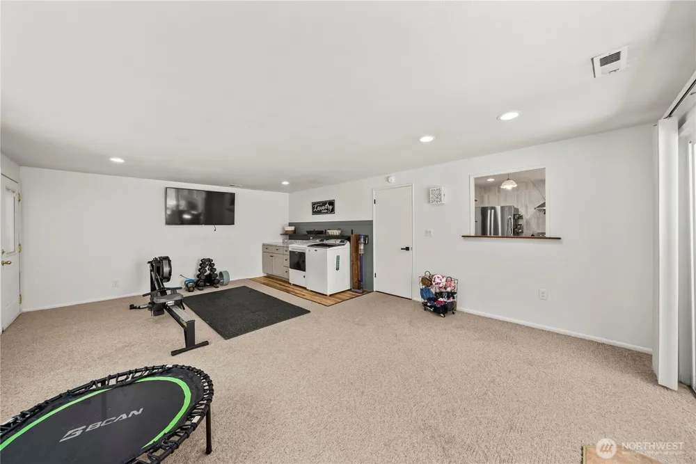 3517 Oas Drive W University Place, WA 98466