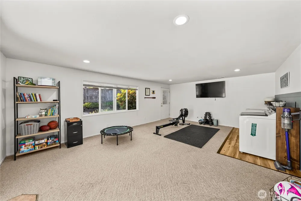 3517 Oas Drive W University Place, WA 98466