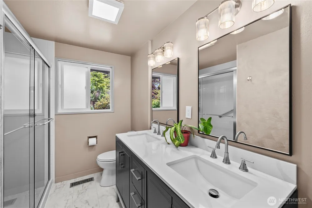 3517 Oas Drive W University Place, WA 98466