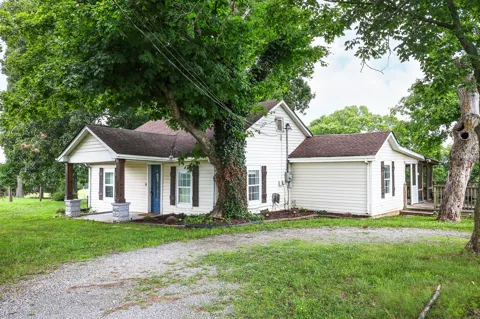5904 Highway 76E E