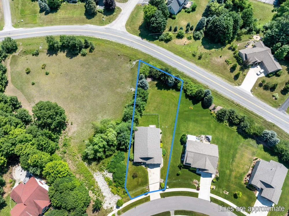 9366 E Summerfield Drive Elmwood Charter Township, MI 49684