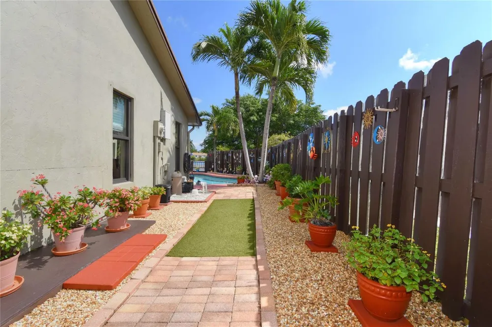 4148 NW 19TH TERRACE Oakland Park, FL 33309