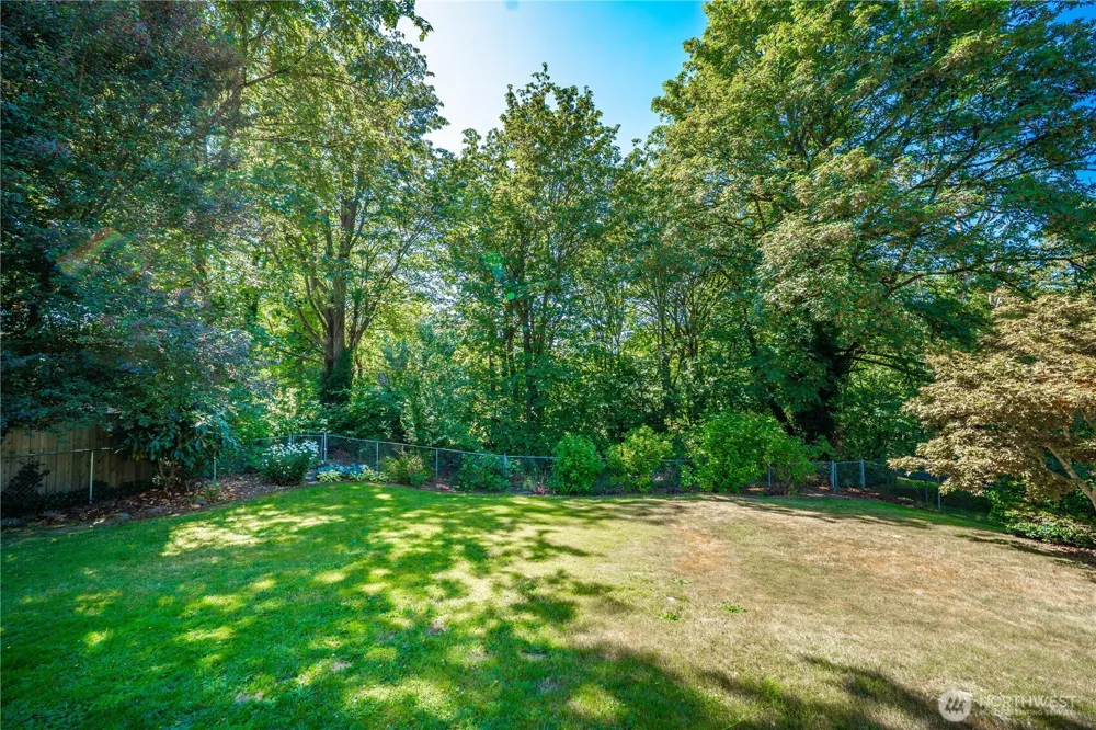 21239 14th Avenue S Des Moines, WA 98198