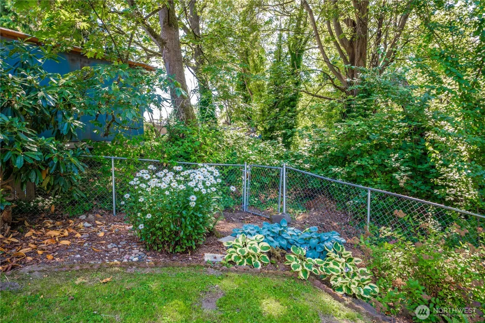 21239 14th Avenue S Des Moines, WA 98198