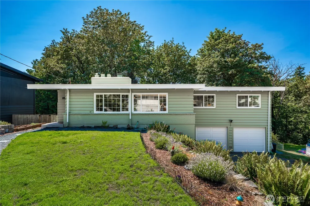 21239 14th Avenue S Des Moines, WA 98198