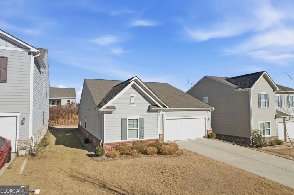 71 Carnaby ST Winder, GA 30680