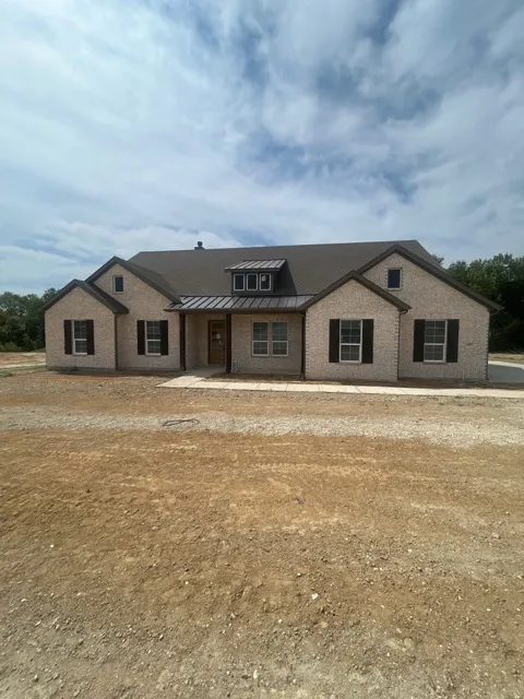 1007 Perrin Lane