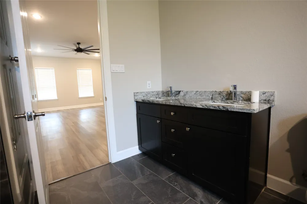 17816 County Road 4072 Kemp, TX 75143
