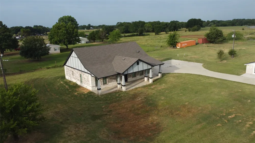 17816 County Road 4072 Kemp, TX 75143