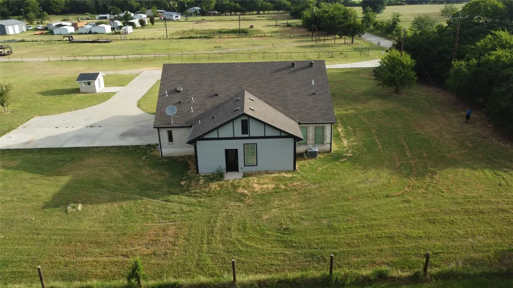 17816 County Road 4072 Kemp, TX 75143