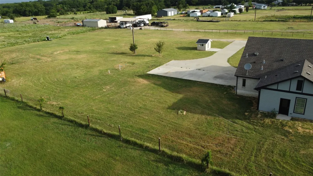 17816 County Road 4072 Kemp, TX 75143