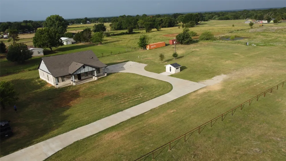 17816 County Road 4072 Kemp, TX 75143