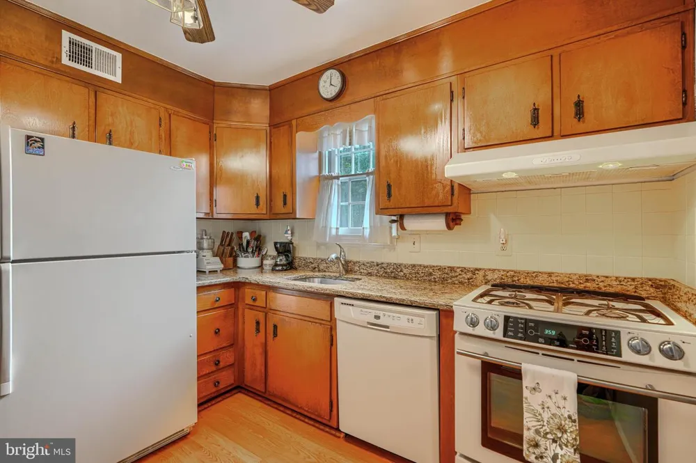 6012 WINTHROPE AVENUE Baltimore, MD 21206