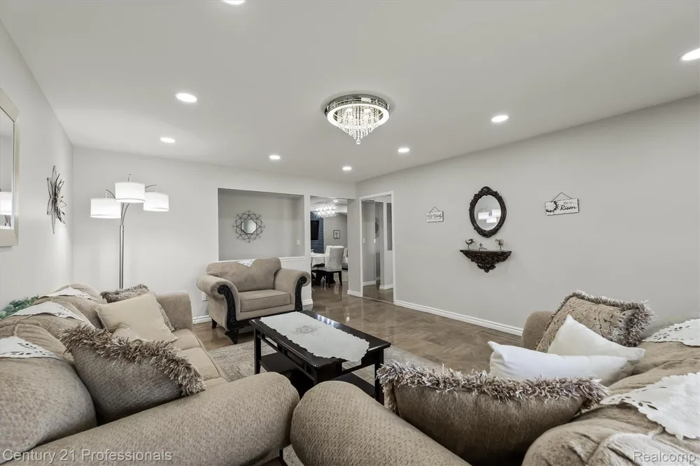 37010 Calka Drive Sterling Heights City, MI 48310