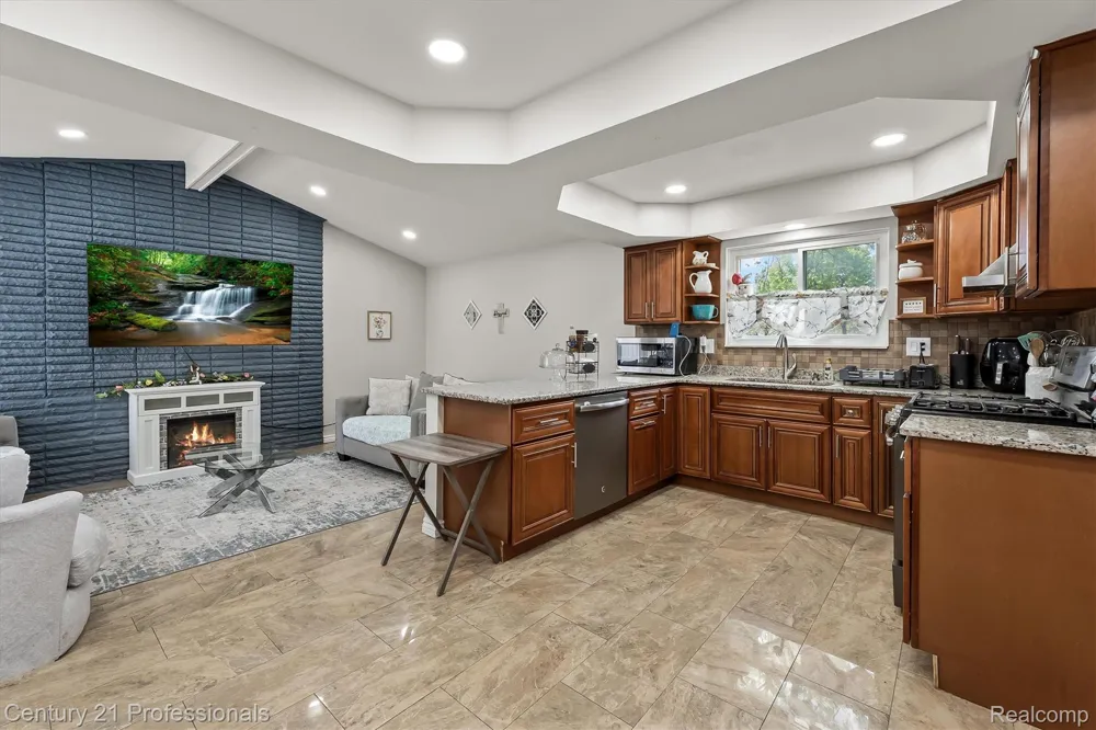37010 Calka Drive Sterling Heights City, MI 48310
