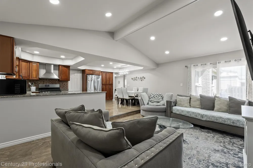 37010 Calka Drive Sterling Heights City, MI 48310