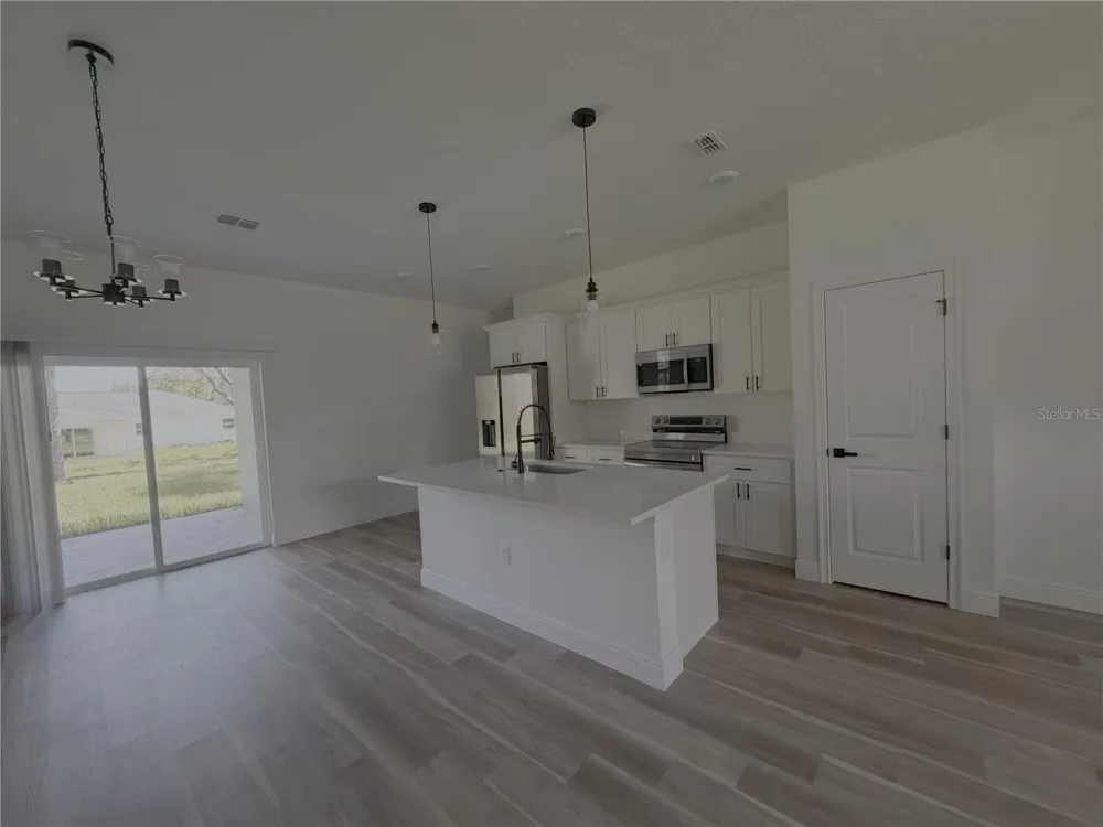 1852 W QUAKER LANE Citrus Springs, FL 34434