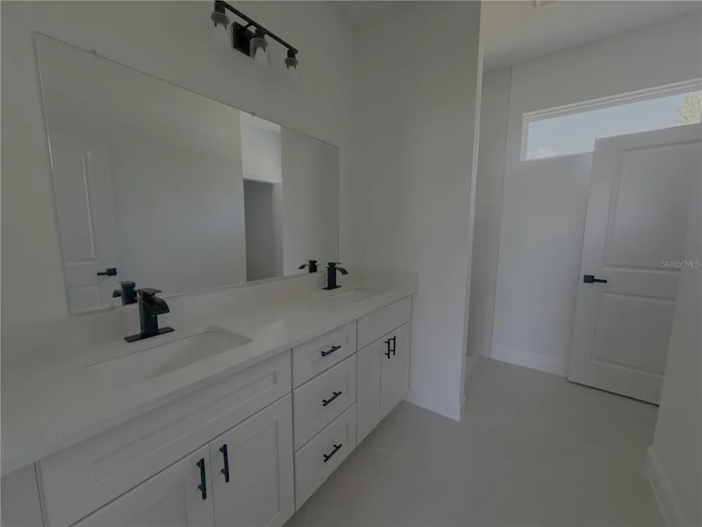 1852 W QUAKER LANE Citrus Springs, FL 34434
