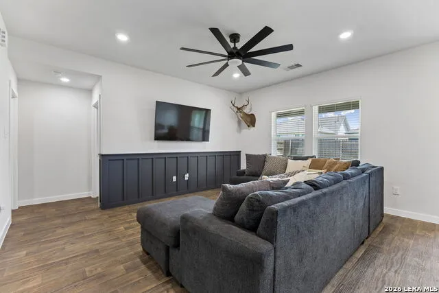 109 NETHERLAND ST San Marcos, TX 78666