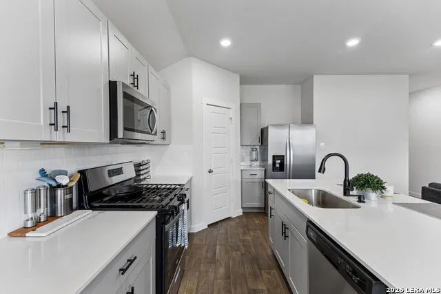 109 NETHERLAND ST San Marcos, TX 78666