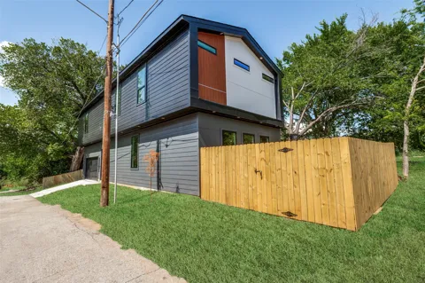 524 Tama Street