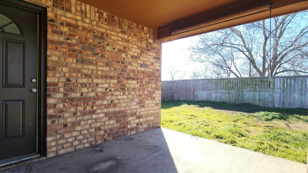 931 Robineta Gunter, TX 75058
