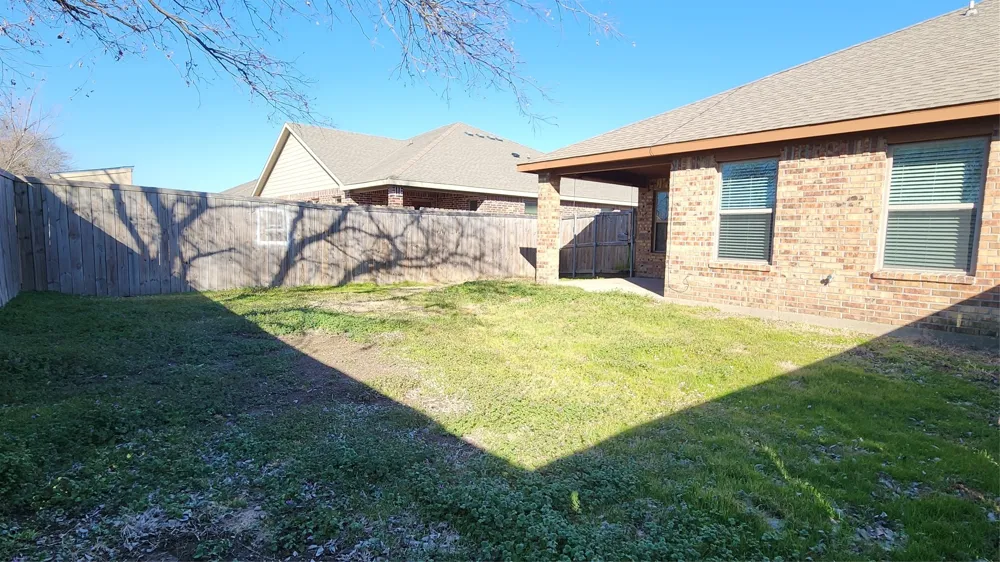 931 Robineta Gunter, TX 75058