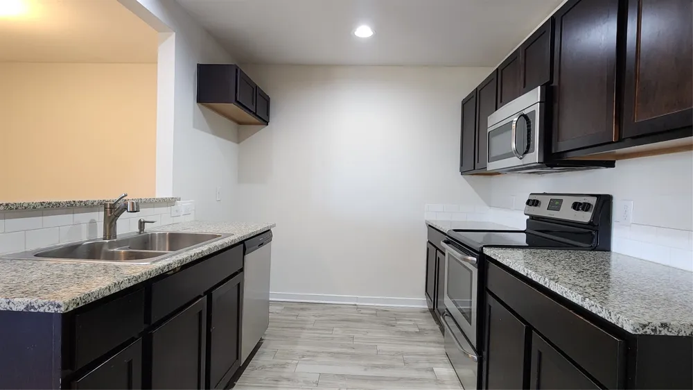 931 Robineta Gunter, TX 75058