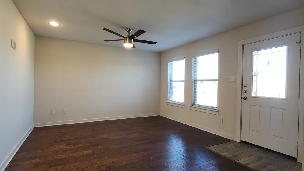 931 Robineta Gunter, TX 75058