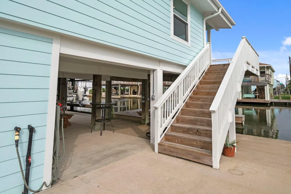 16708 Cabeza De Vaca Jamaica Beach, TX 77554