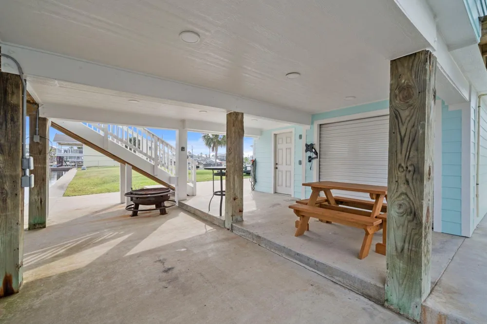 16708 Cabeza De Vaca Jamaica Beach, TX 77554